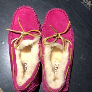 Magenta UGG slippers size 8 US ladies new